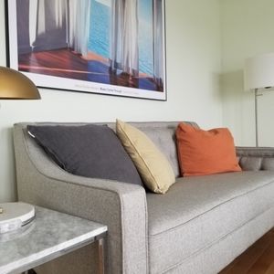 Meet your Posher, JW L.